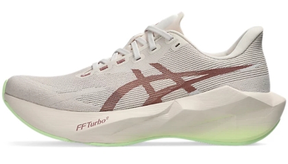 ASICS Novablast 6